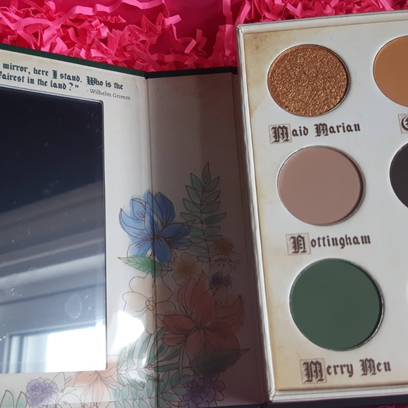 Bundles of Strorybook Palette and Dose Lipstick - Picture 4 of 4